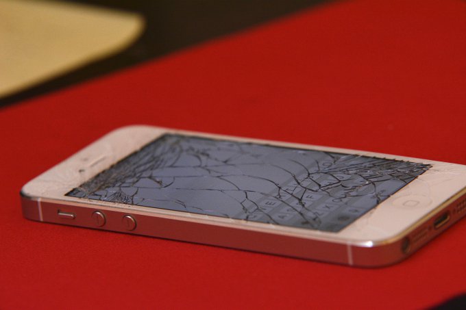 Uszkodzony iPhone